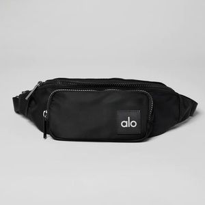 NEW Alo Yoga Explorer Belt Bag Black